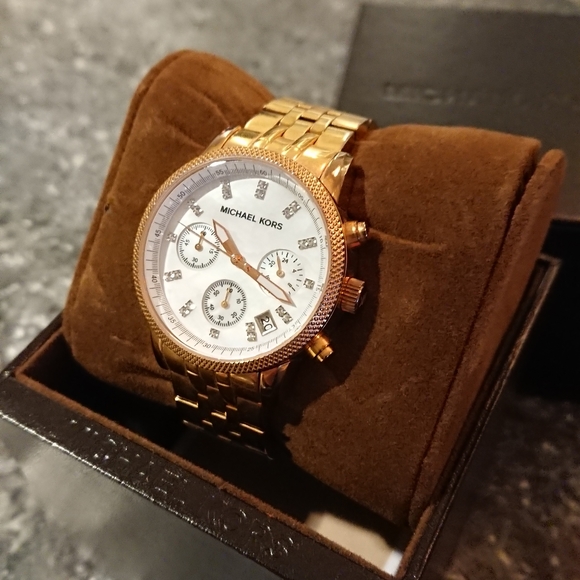 Michael Kors Watch - Picture 2 of 4